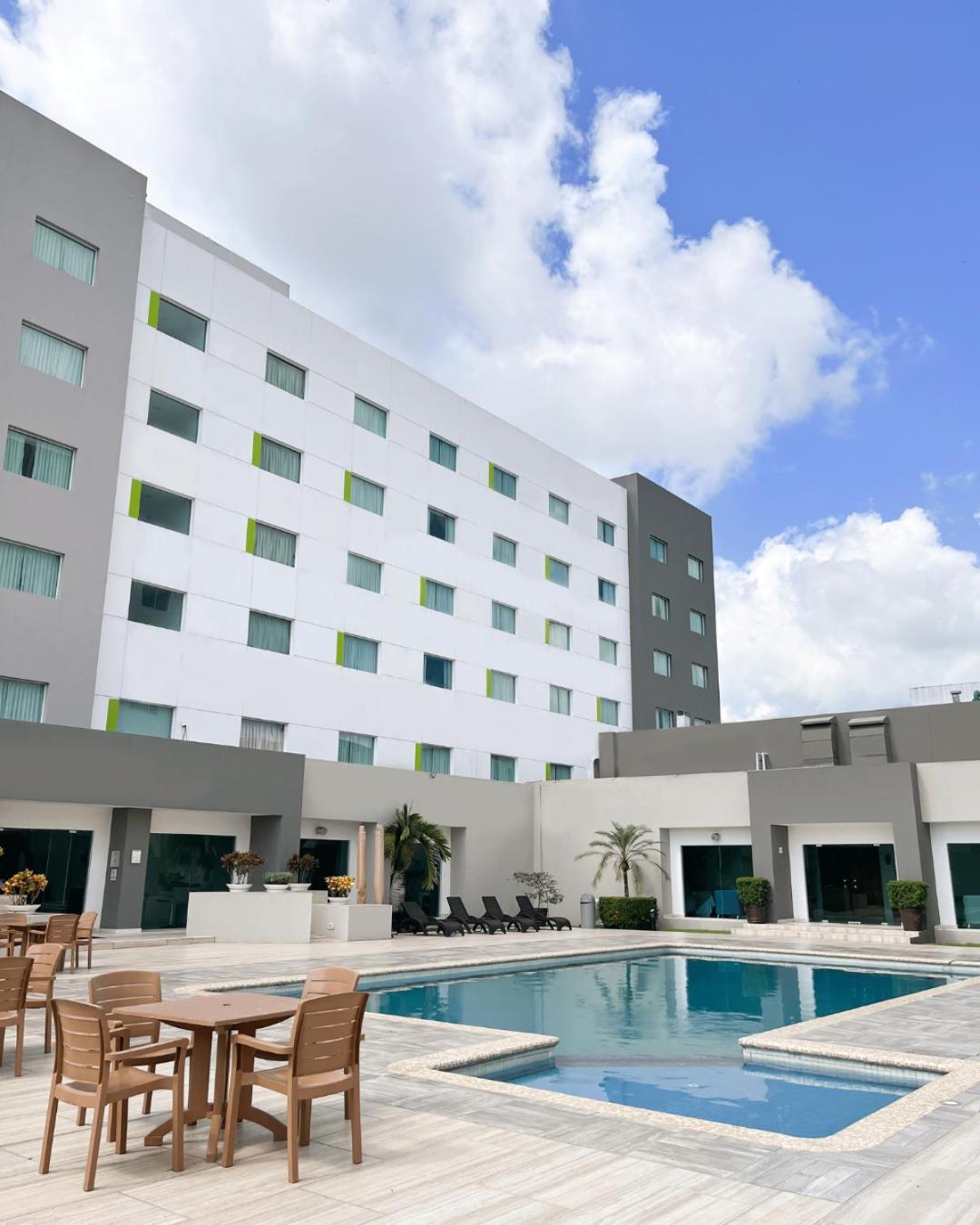 Courtyard By Marriott Villahermosa Tabasco Bagian luar foto