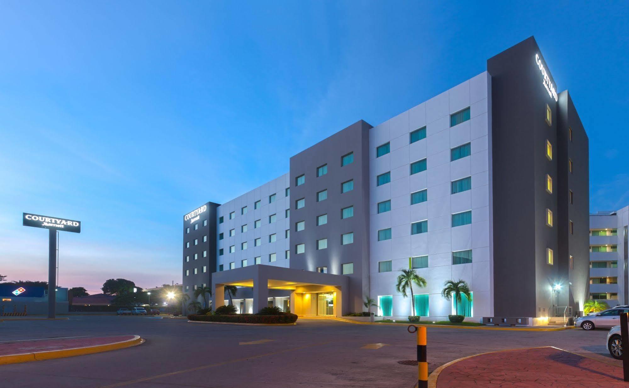 Courtyard By Marriott Villahermosa Tabasco Bagian luar foto